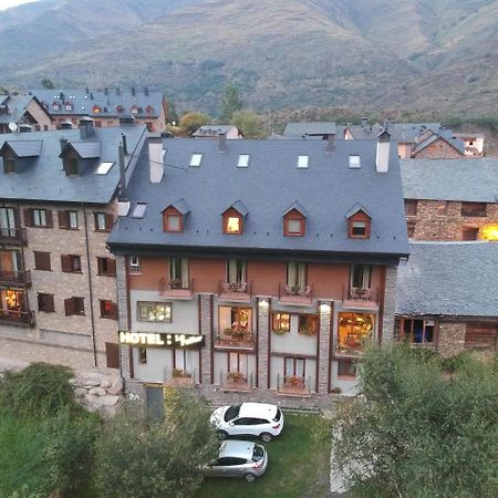 Hotel Lo Paller Valencia D'Aneu Екстер'єр фото