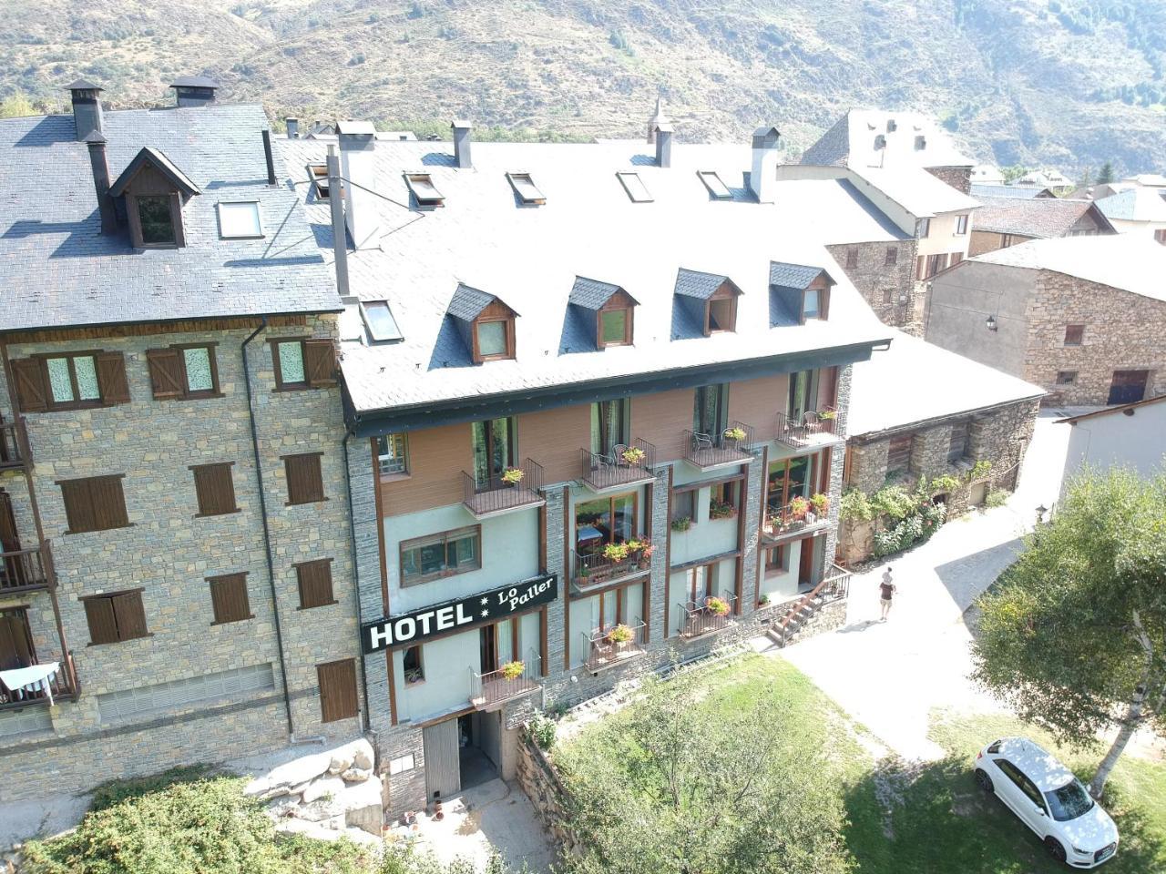 Hotel Lo Paller Valencia D'Aneu Екстер'єр фото