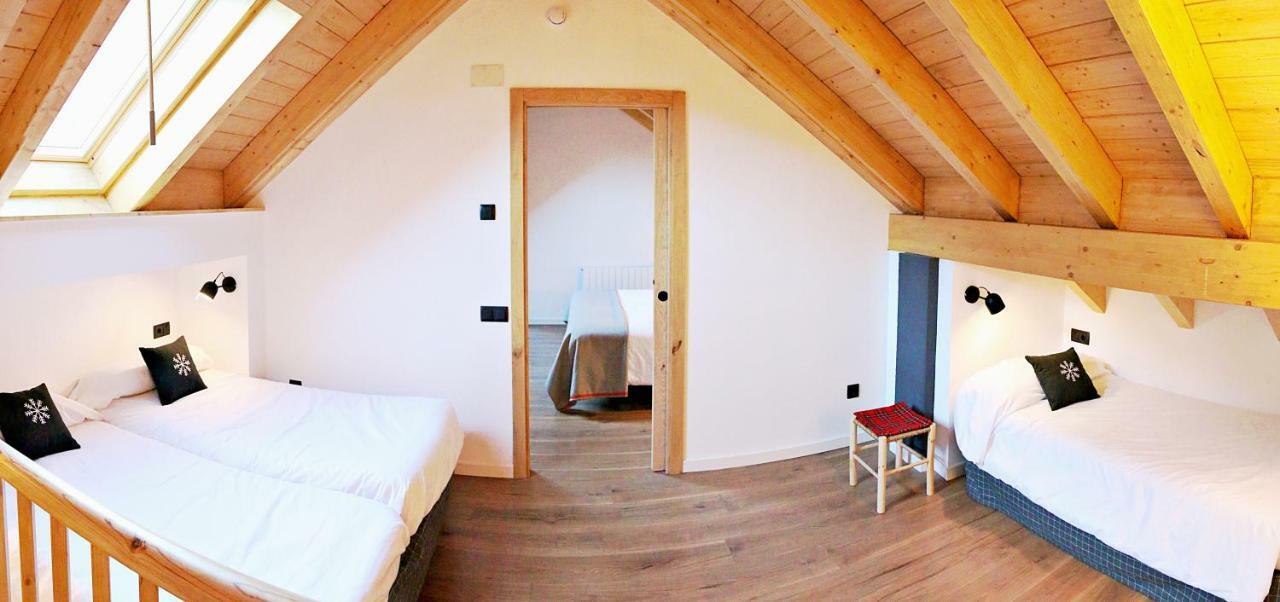 Hotel Lo Paller Valencia D'Aneu Екстер'єр фото