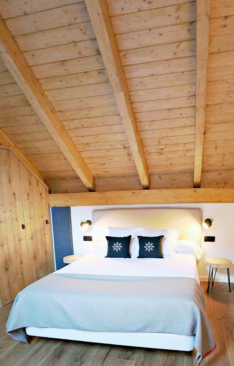 Hotel Lo Paller Valencia D'Aneu Екстер'єр фото