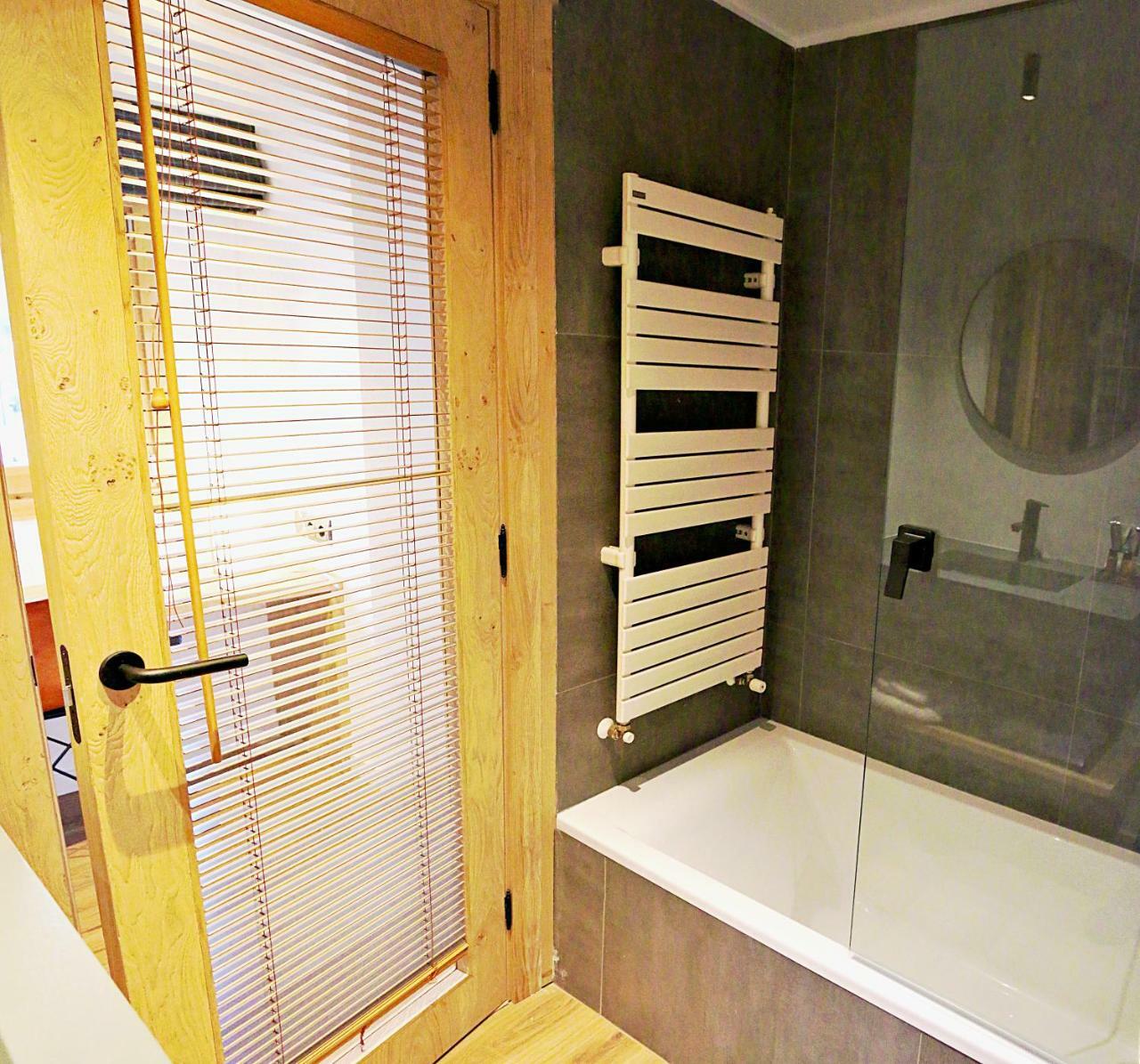 Hotel Lo Paller Valencia D'Aneu Екстер'єр фото